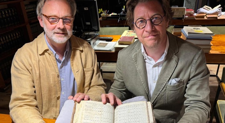 Koenraad Van Cleempoel Links En Yves Verspreet In Het Archief Van El Escorial