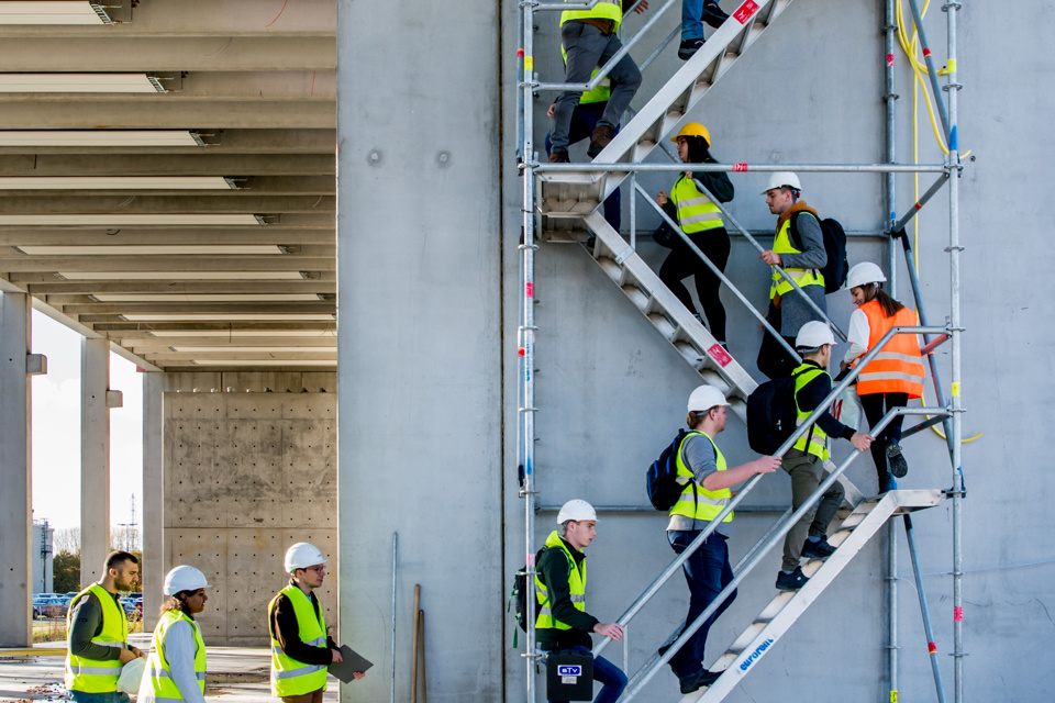 18 11 08 IIW Studenten Bezoeken Werf ACB 38