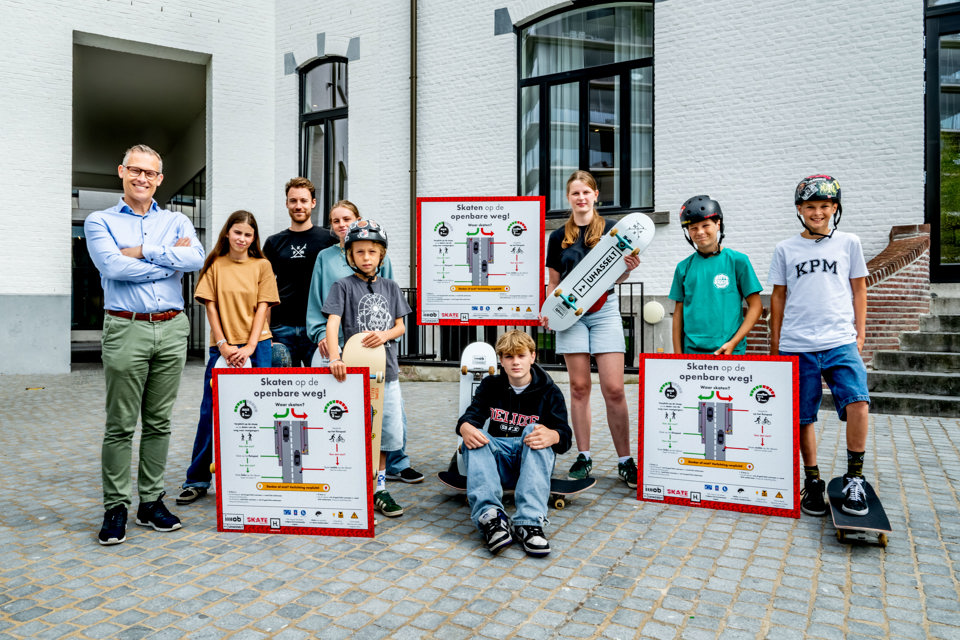 Voorstelling Infobord Skaten Op De Openbare Weg