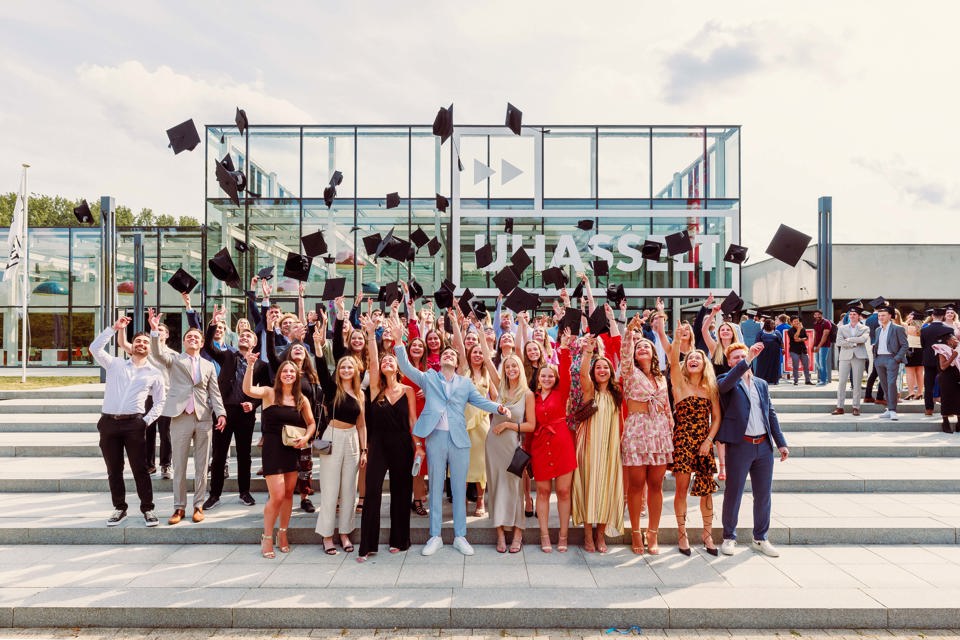 23 06 30 Proclamatie Bedrijfseconomische Wetenschappen Master WEB 208