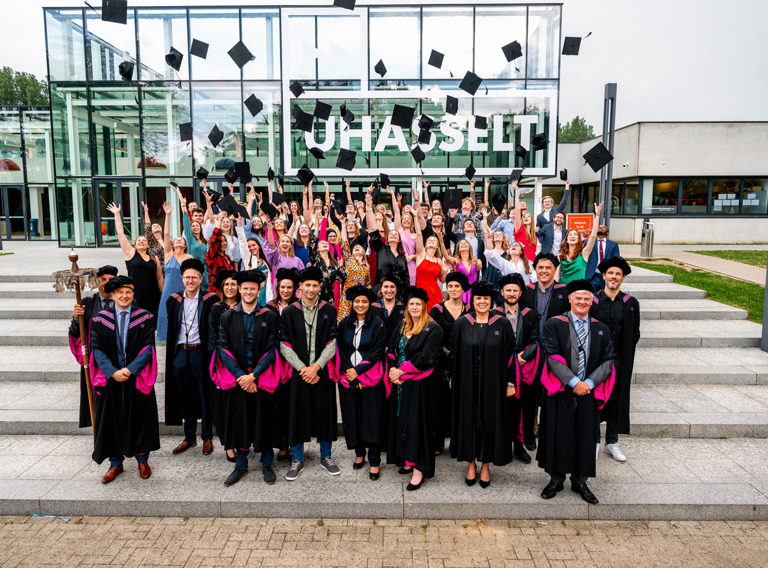 23 07 05 Proclamatie BMW 127