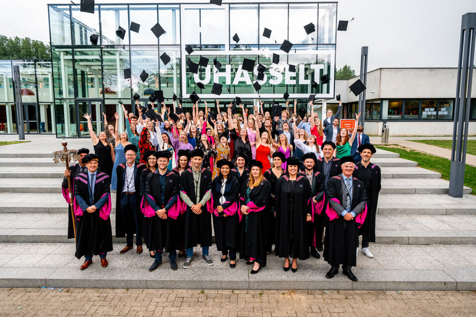 23 07 05 Proclamatie BMW 127