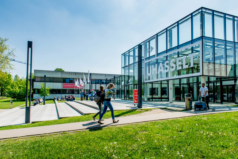 Gebouw D Mooi Weer Mei 2017 21 (2)