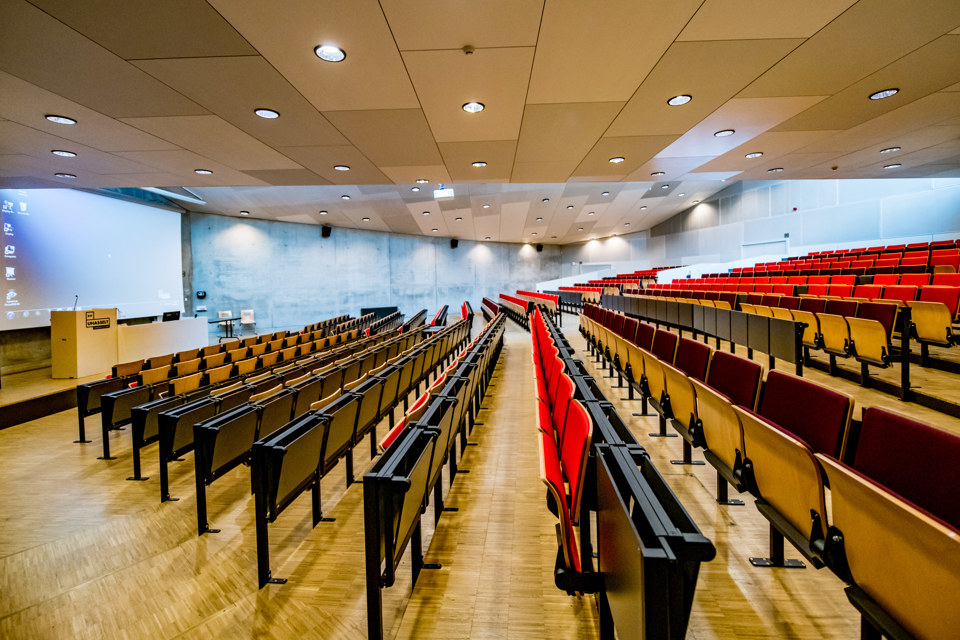 Grote Aula En Vloer 03