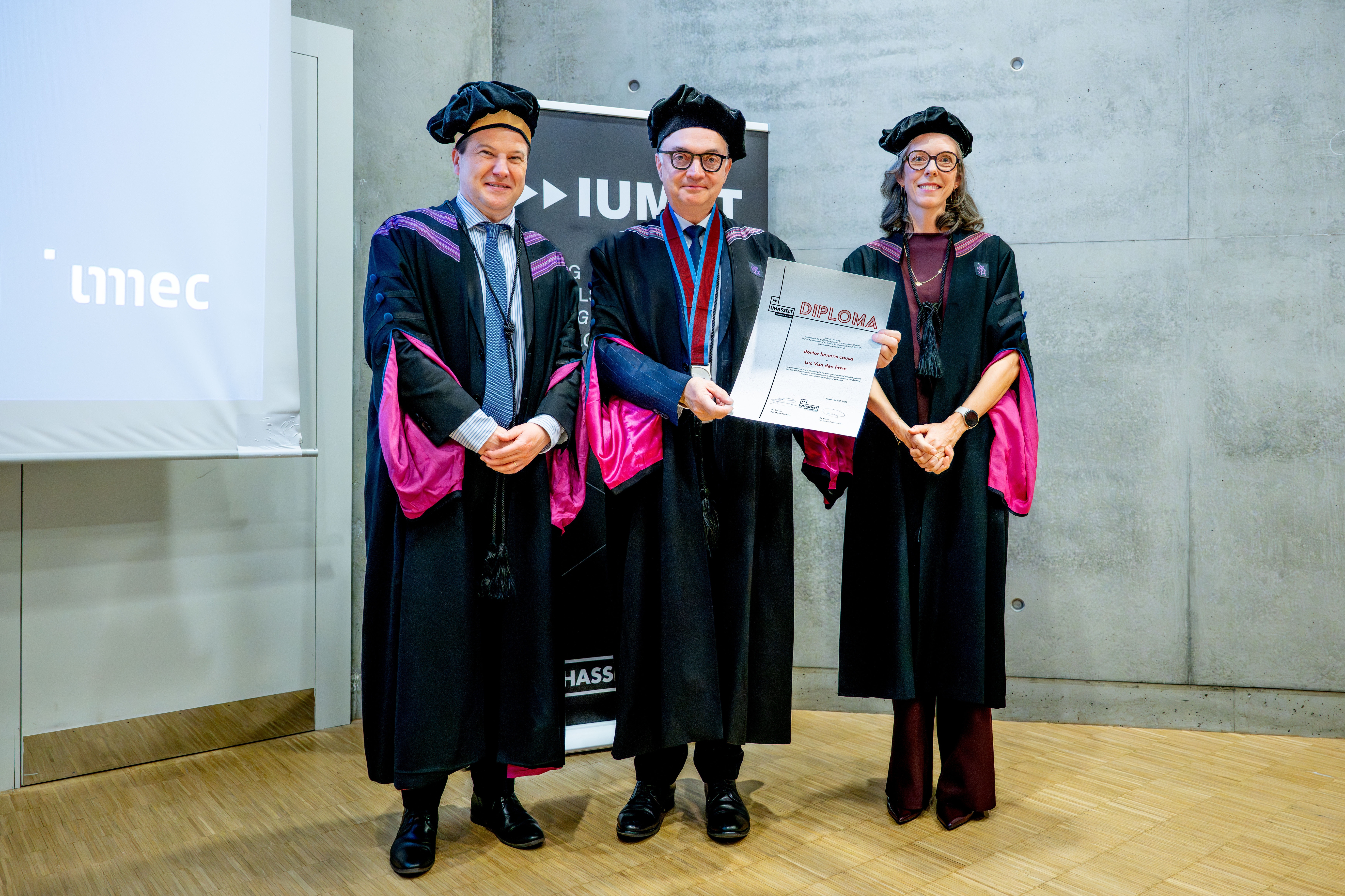 26 04 22 Uitreiking Eredoctoraat Imec Luc Van Den Hove 004