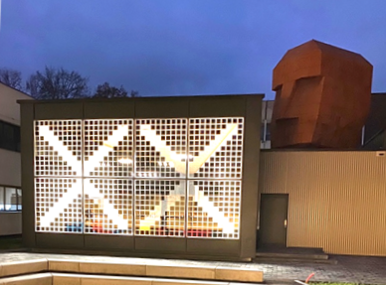 X-Paviljoen 's nachts