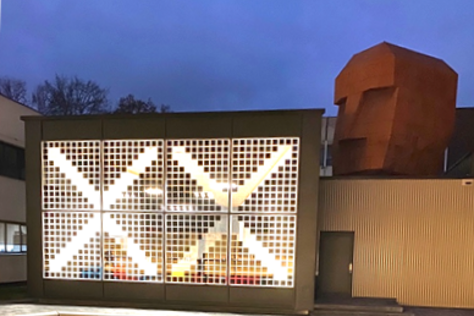 X-Paviljoen 's nachts