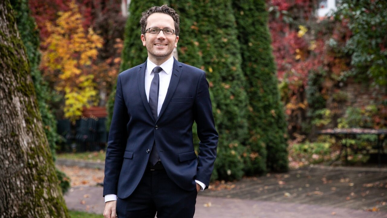 Fabian Bernhard 82688025