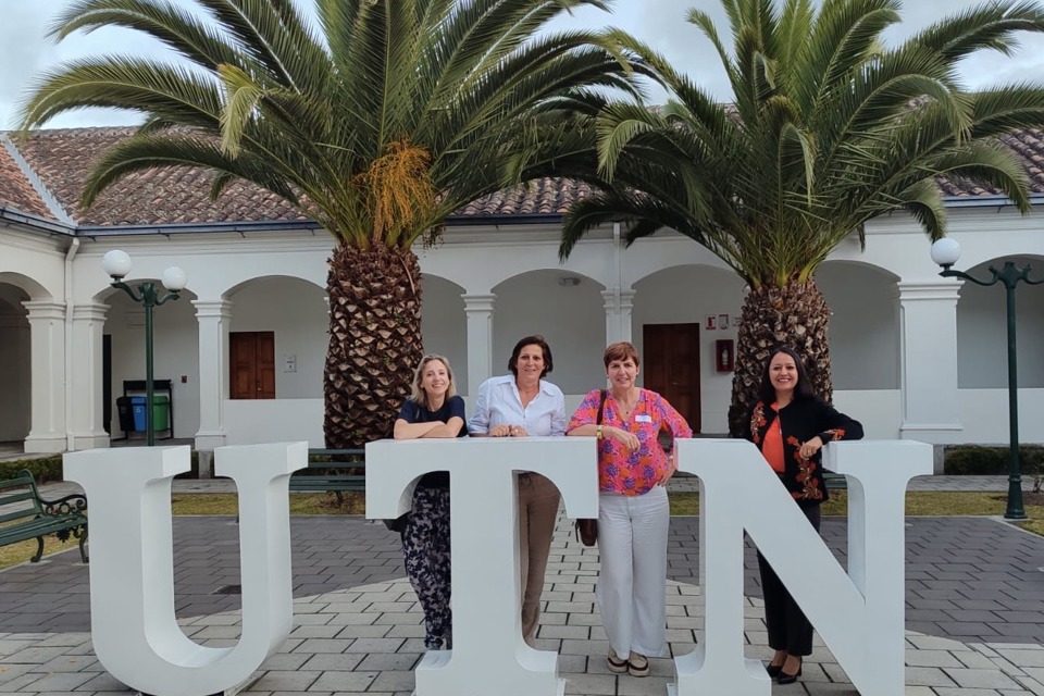 Liesbeth Oeyen Prof. Dr. Natalie Beenaerts Prof. Dr. Annemie Spooren