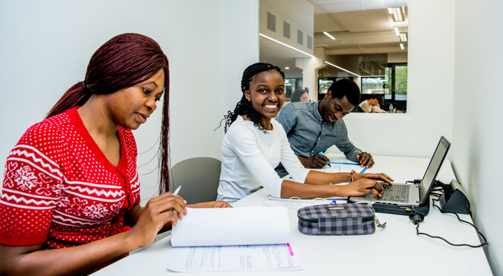 FOTOSHOOT INTERNATIONAL 2019 LR 69