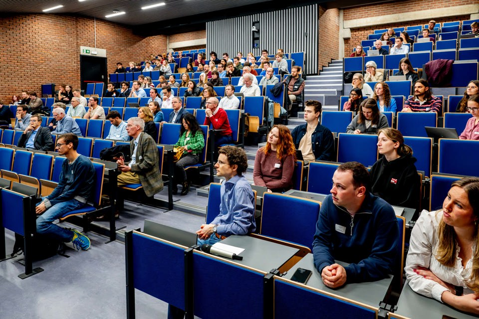 26 10 15 Symposium Nanotechnology Crossing Borders IUMAT 027