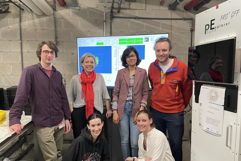 Foto Training Plant Explorer Pro 2