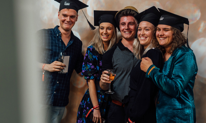 21 11 10 Young Alumni Event 105